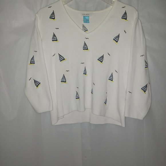 RITA WRECK  SAILBOATS AND SEA GULL  V NECK TOP - Picture 9 of 10